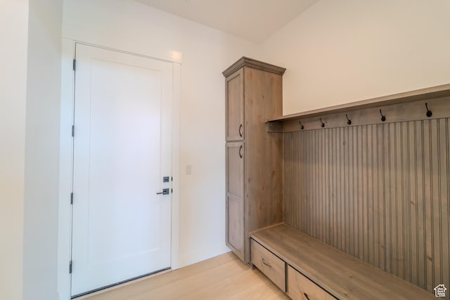 3092 E 2110th St S, St George, UT 84790 - mudroom featuring baseboards