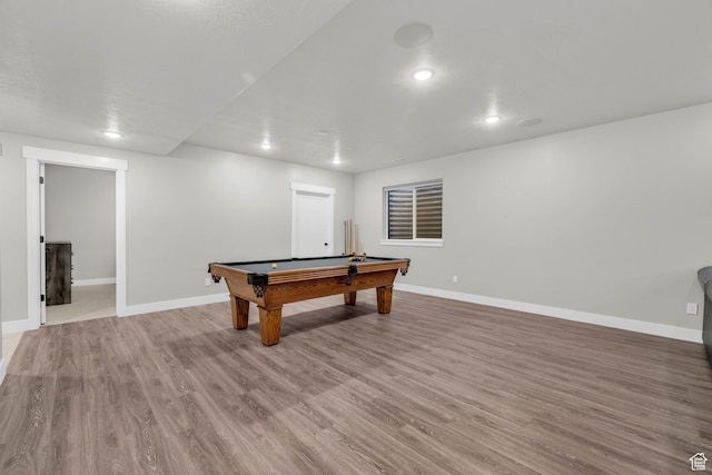 playroom featuring light hardwood / wood-style floors and billiards