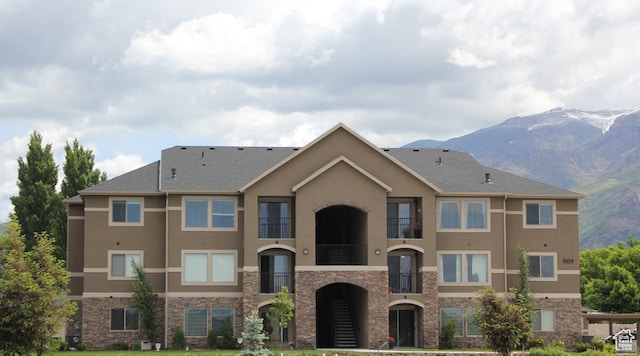 895 S Main St Unit E, Layton, UT 84041 - view of building exterior featuring a mountain view