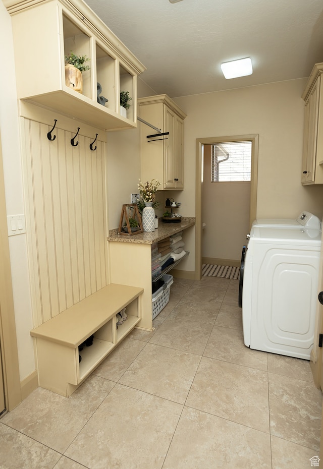 2195 S 1600 W, Richfield, UT 84701 - interior space featuring light tile patterned floors and washing machine and clothes dryer