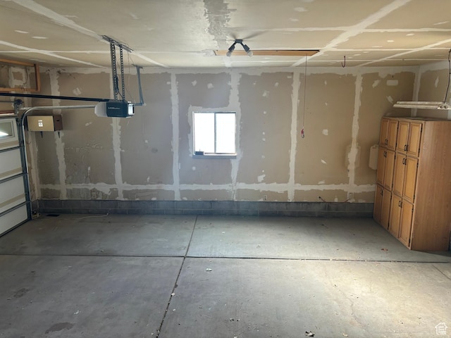 154 W 200 N, Mona, UT 84645 - garage with a garage door opener