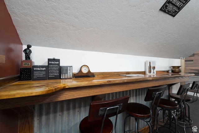 5361 N 4500 E, Roosevelt, UT 84066 - bar with a textured ceiling and vaulted ceiling