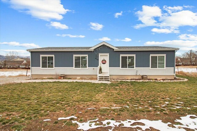 view of front of house with a front yard