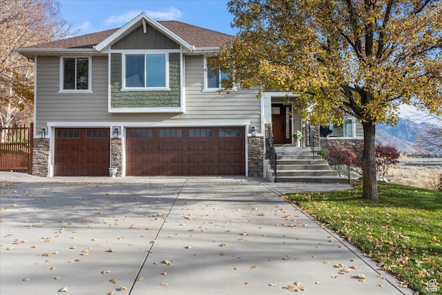 view of front facade with a garage