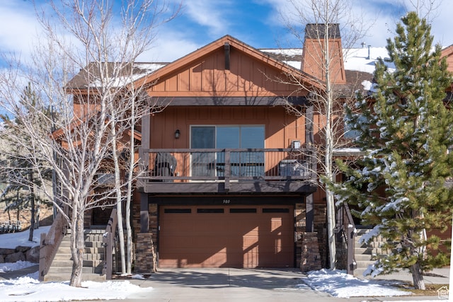980 W White Cloud Trl, Hideout, UT 84036 - view of front of house with a balcony and a garage