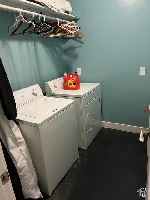 355 S 200 W, Orangeville, UT 84537 - clothes washing area featuring separate washer and dryer