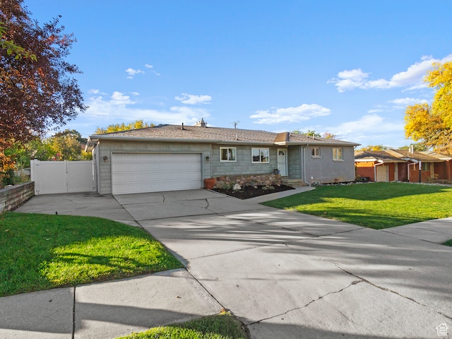 552 E 250 N, Bountiful, UT 84010 - ranch-style house featuring a front lawn and a garage