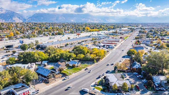 bird's eye view featuring a mountain view
