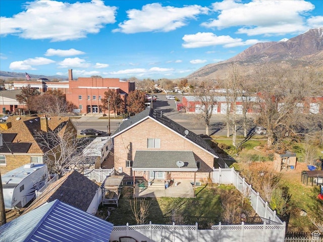 bird's eye view featuring a mountain view