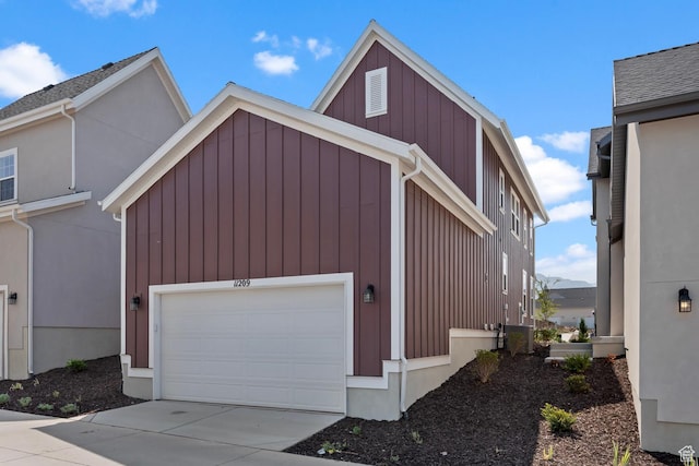 view of property exterior