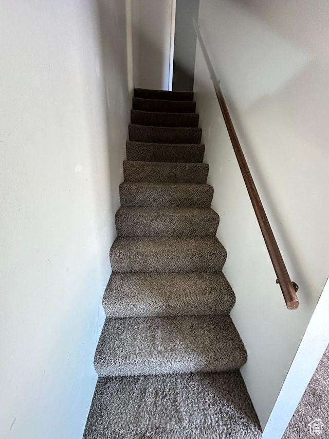 555 N 9th St, Montpelier, ID 83254 - view of stairs