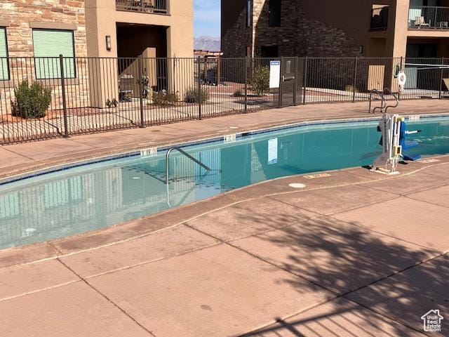 3260 Retreat Dr S, Hurricane, UT 84737 - view of pool