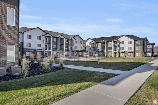 1218 Sawmill Blvd Unit 104, Heber City, UT 84032 - surrounding community with a yard
