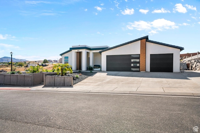 1823 W 180 N Street N, Hurricane, UT 84737 - modern home with a garage