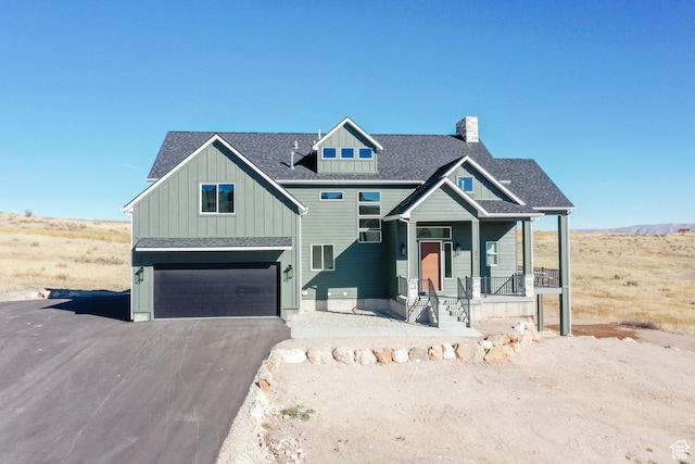 craftsman house featuring a garage
