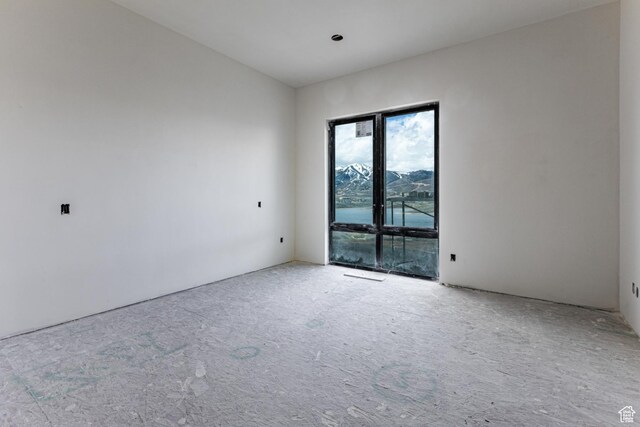 688 E Longview Dr, Hideout, UT 84036 - view of carpeted empty room