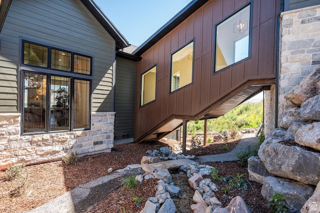 6736 E Via Cortina, Huntsville, UT 84317 - view of side of property