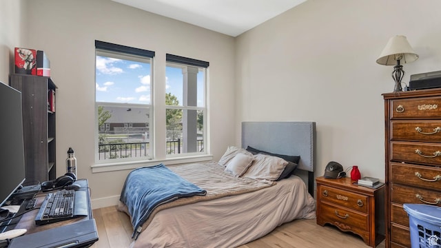 928 N Foxhunter Dr W, Farmington, UT 84025 - bedroom featuring light wood-type flooring
