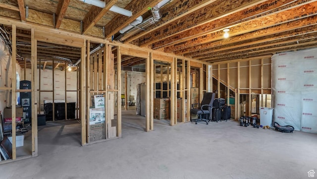 928 N Foxhunter Dr W, Farmington, UT 84025 - misc room featuring concrete floors