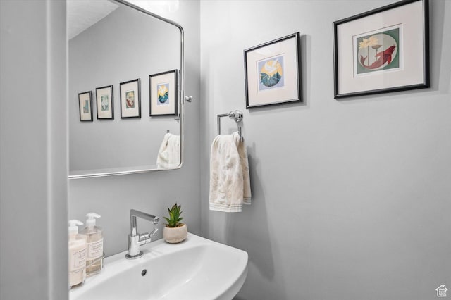 7996 S Sunnyoak Cir E, Cottonwood Heights, UT 84121 - bathroom with sink