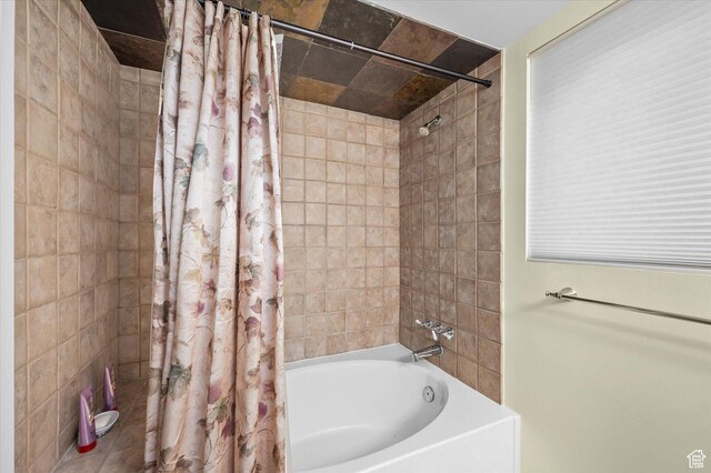 7996 S Sunnyoak Cir E, Cottonwood Heights, UT 84121 - bathroom with shower / bath combo