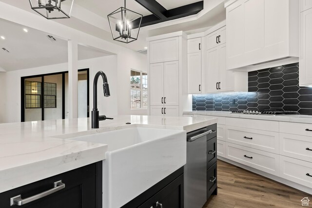 1539 W 2130th Cir S, St George, UT 84770 - kitchen featuring white cabinets, wood-type flooring, hanging light fixtures, and gas cooktop