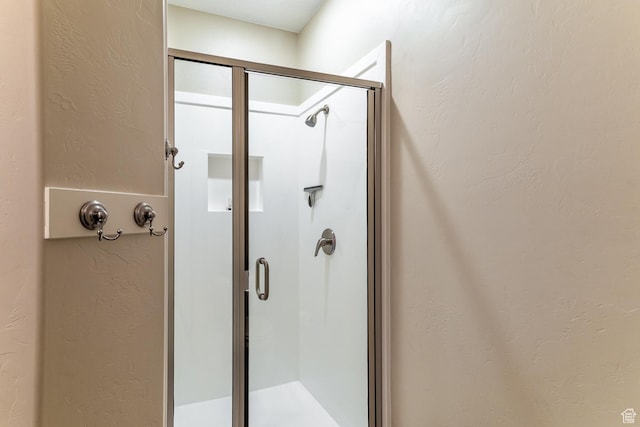 443 N Puerta Dr, Washington, UT 84780 - bathroom with an enclosed shower