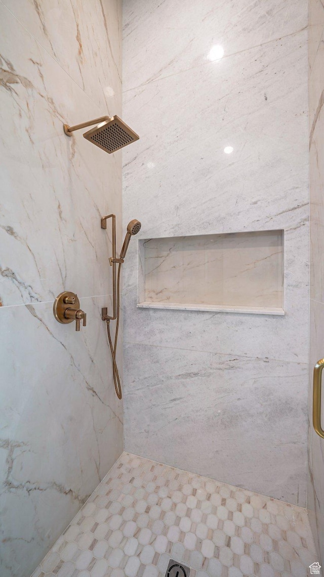 2072 E Copper Belt Dr, Heber City, UT 84032 - bathroom featuring tiled shower