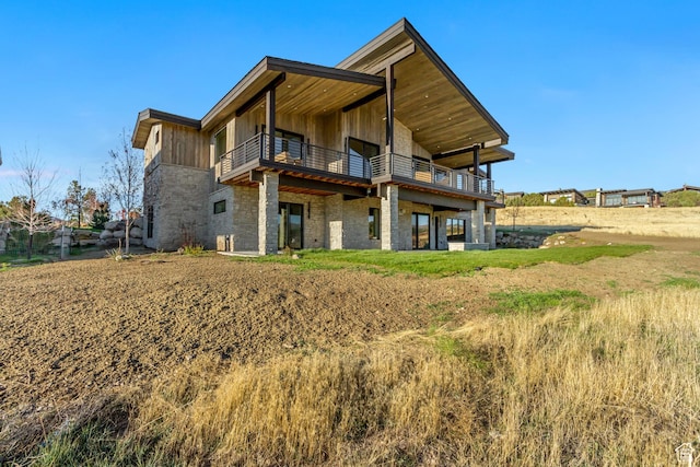 2072 E Copper Belt Dr, Heber City, UT 84032 - rear view of property featuring a balcony