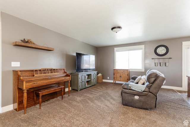 2814 S 1150 W, Nibley, UT 84321 - carpeted living area featuring baseboards