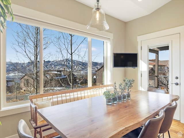 1628 E Viewside Cir, Hideout, UT 84036 - dining space featuring light hardwood / wood-style floors
