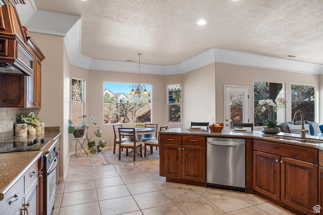 2371 E 2830 S, St George, UT 84790 - kitchen featuring sink, stainless steel appliances, a chandelier, a textured ceiling, and light tile patterned floors