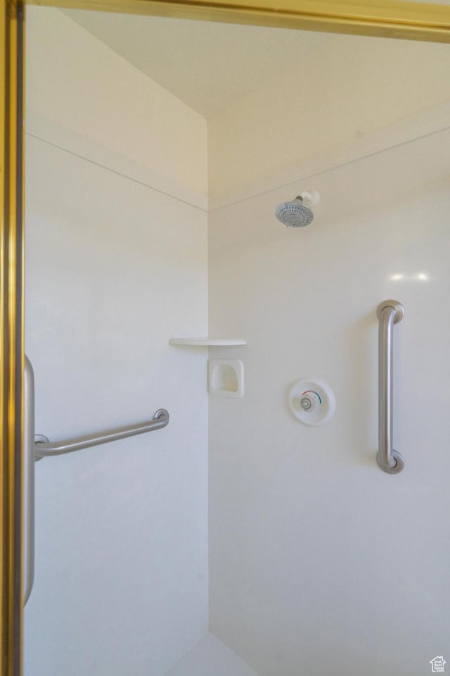 3423 Red Butte Dr, Santa Clara, UT 84765 - full bathroom with walk in shower