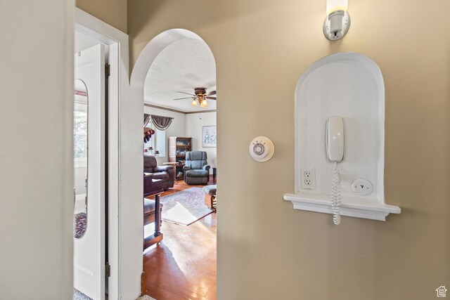 110 N 400 E, Glenwood, UT 84730 - hallway featuring arched walkways