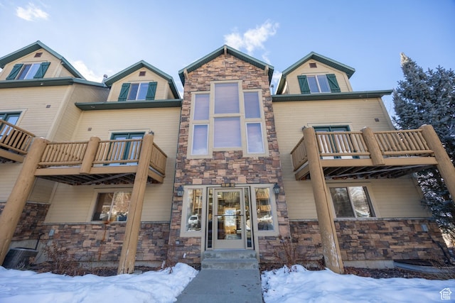 5063 E Lakeview Dr Unit 1009, Eden, UT 84310 - view of front facade featuring a balcony