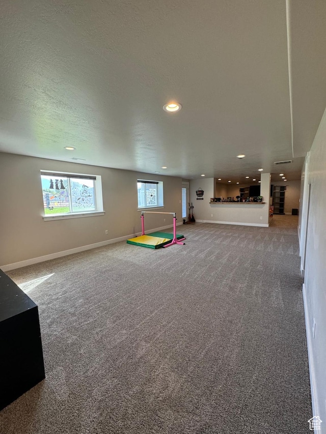 game room featuring carpet