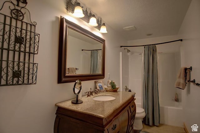 2310 S Sweetwater Pkwy Unit 5, Garden City, UT 84028 - full bathroom featuring toilet, shower / tub combo with curtain, and vanity