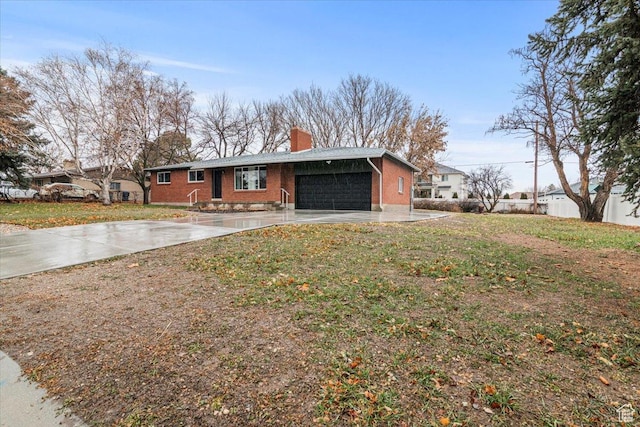 2660 W 10950 S, South Jordan, UT 84095 - single story home featuring a front lawn and a garage