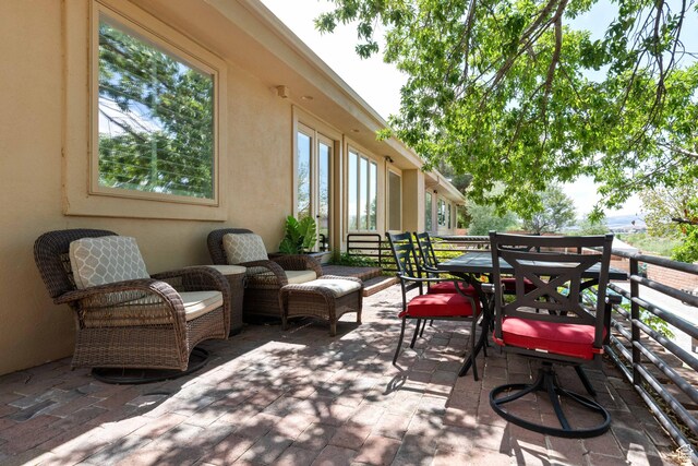 2712 S Rio Vista Dr, St George, UT 84790 - view of patio / terrace