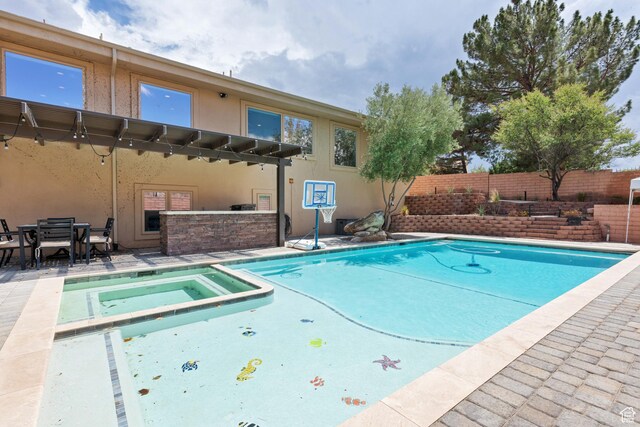 2712 S Rio Vista Dr, St George, UT 84790 - view of pool with an in ground hot tub and a patio area