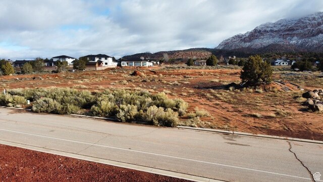 1297 E Cactus Dr, Apple Valley, UT 84737