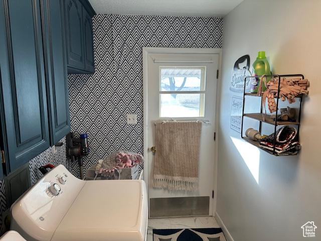 2429 W 300 N, West Point, UT 84015 - laundry area featuring washer / dryer