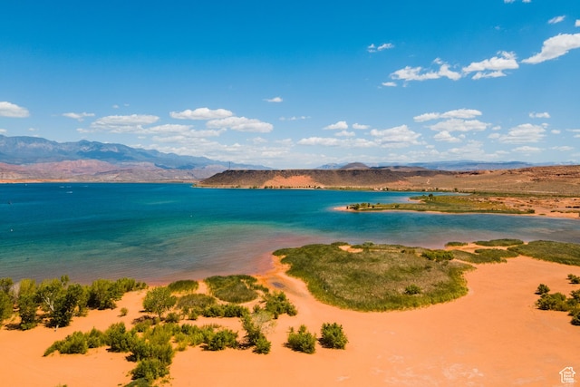 5090 W 3175 S, Hurricane, UT 84737 - water view featuring a mountain view