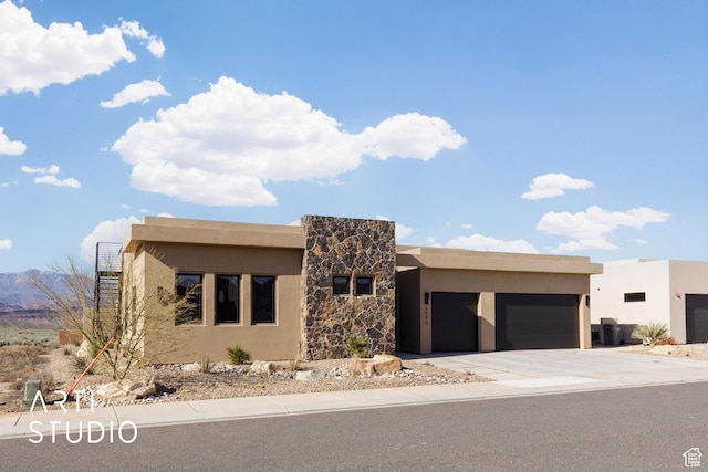 5090 W 3175 S, Hurricane, UT 84737 - southwest-style home featuring cooling unit and a garage