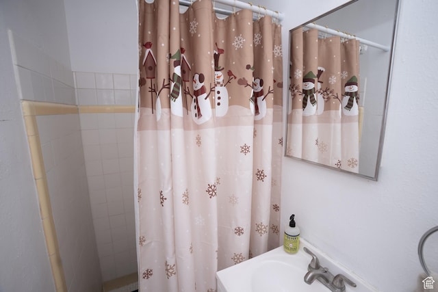 128 N 8th St, Montpelier, ID 83254 - full bathroom featuring tiled shower