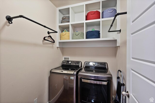 536 W Granite Cir, Saratoga Springs, UT 84045 - laundry room featuring laundry area and washer and dryer