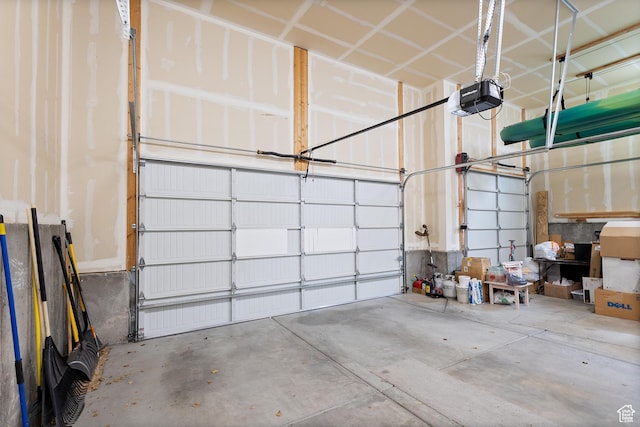 536 W Granite Cir, Saratoga Springs, UT 84045 - garage with a garage door opener