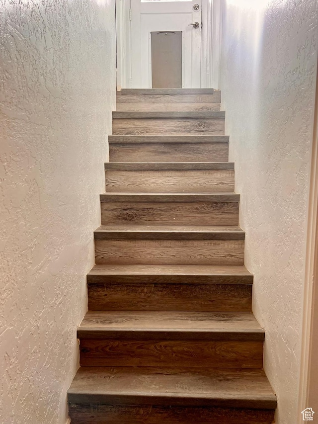 793 N 1200 W, Salt Lake City, UT 84116 - stairway with a textured wall
