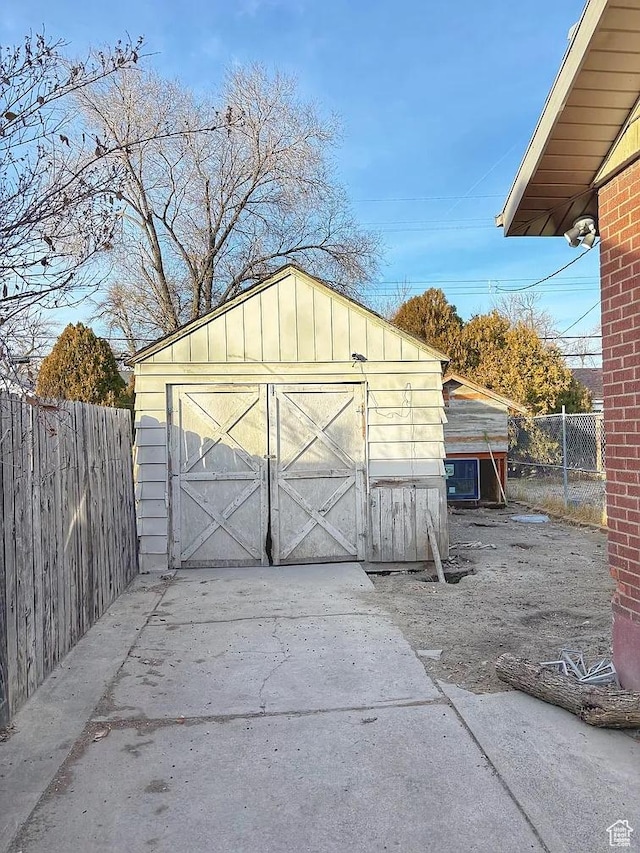 793 N 1200 W, Salt Lake City, UT 84116 - detached garage featuring a storage unit