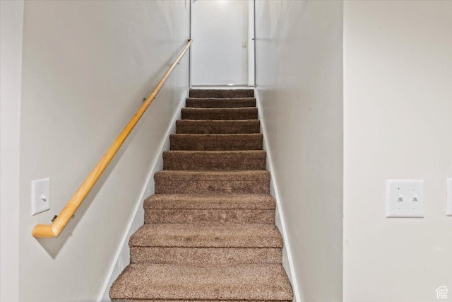 207 E 300 N, Logan, UT 84321 - view of staircase